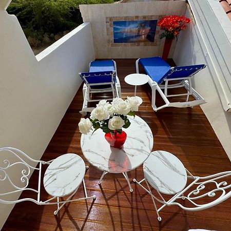 Boutique Hotel Swiss Paradise Aruba Villas And Suites Palm Beach Exteriör bild