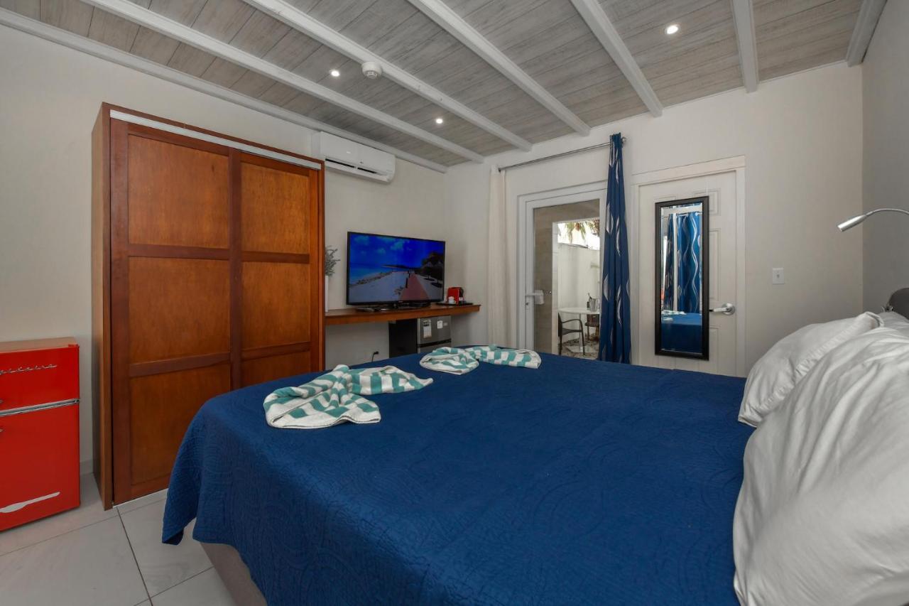 Boutique Hotel Swiss Paradise Aruba Villas And Suites Palm Beach Exteriör bild