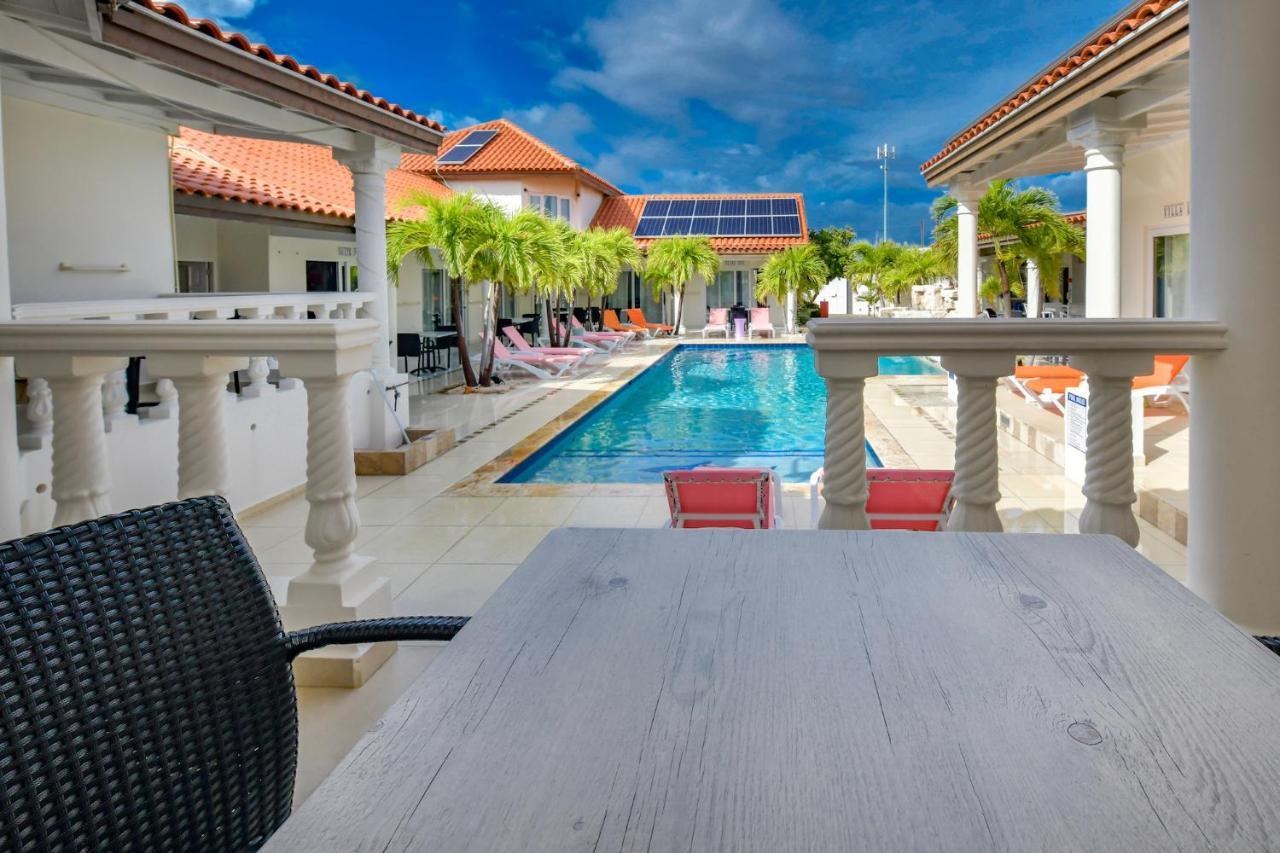 Boutique Hotel Swiss Paradise Aruba Villas And Suites Palm Beach Exteriör bild