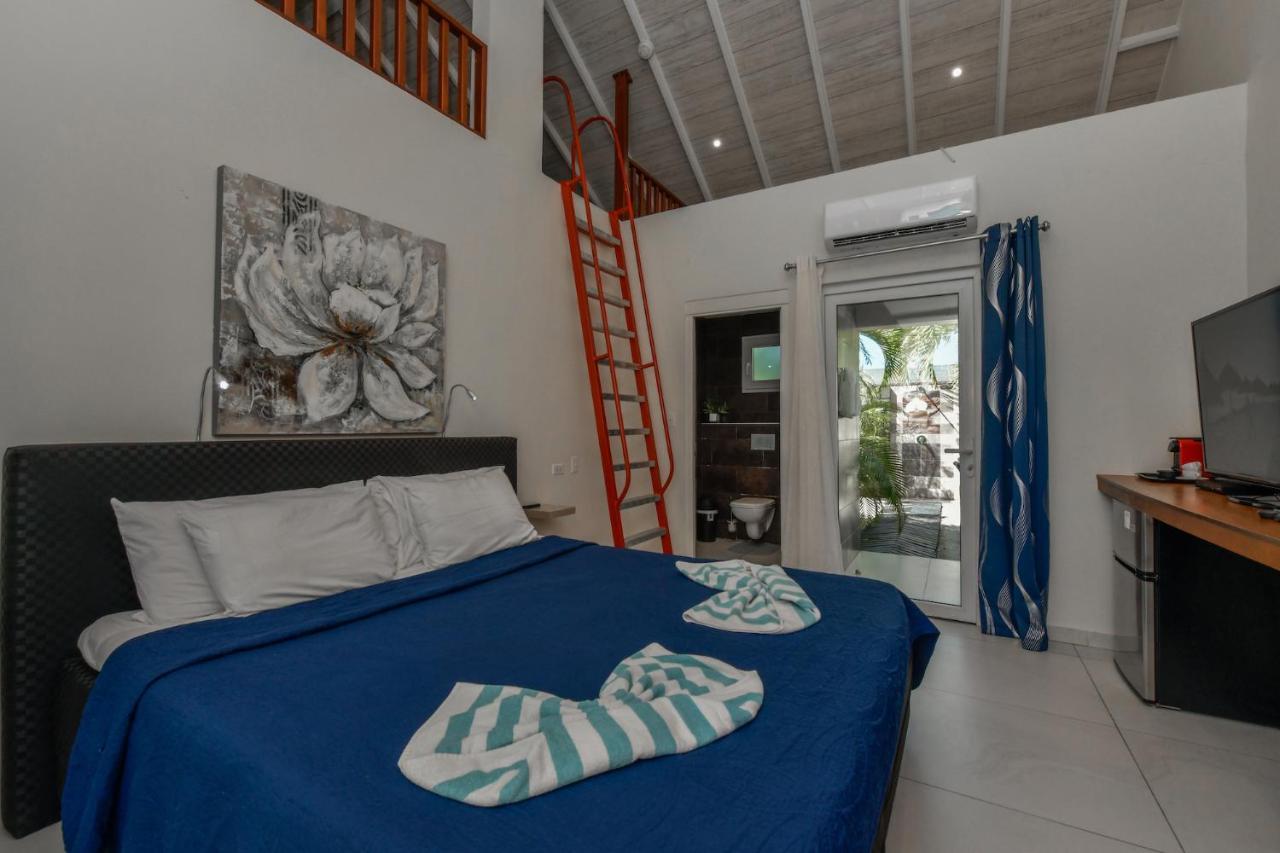 Boutique Hotel Swiss Paradise Aruba Villas And Suites Palm Beach Exteriör bild