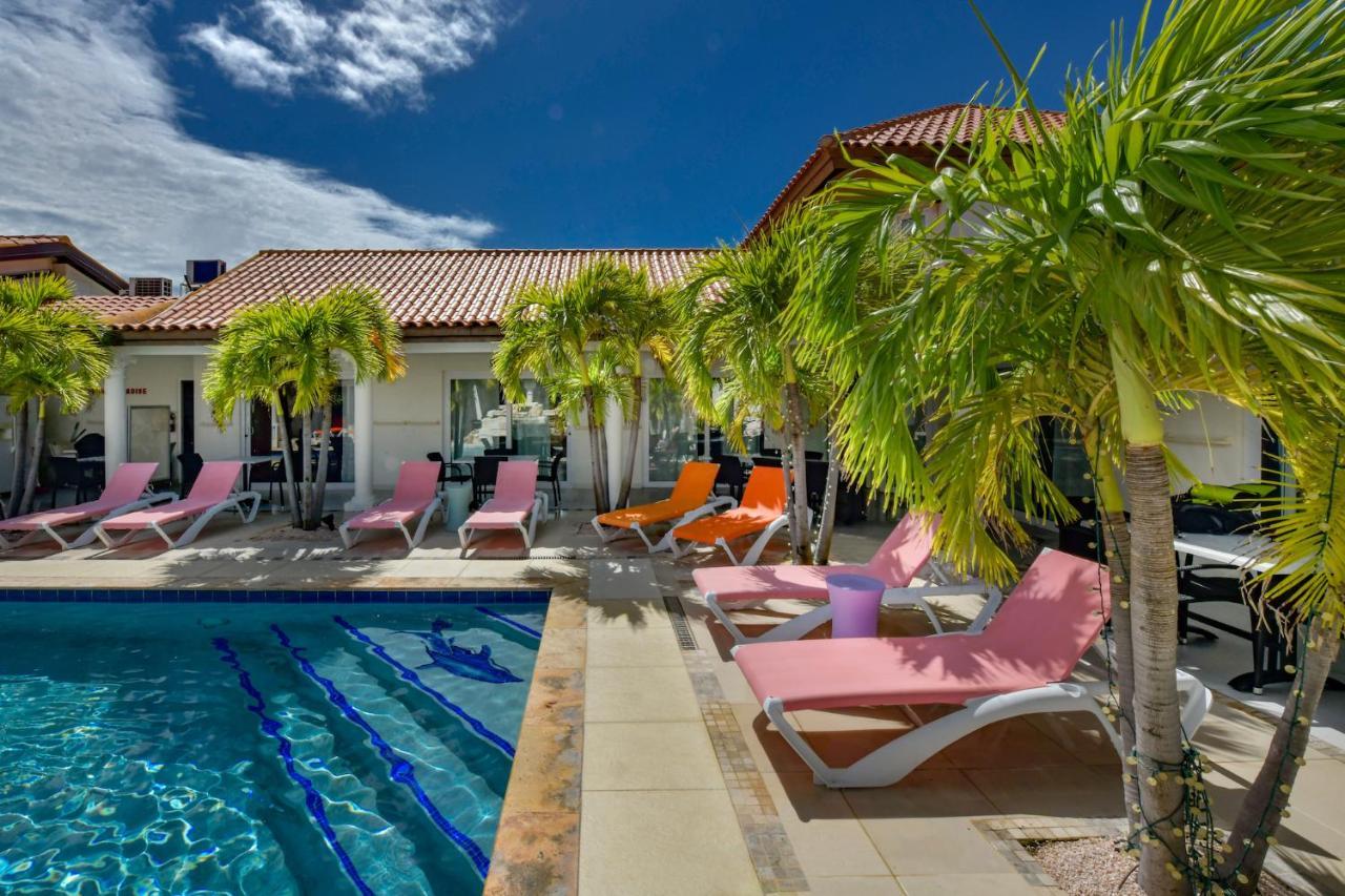 Boutique Hotel Swiss Paradise Aruba Villas And Suites Palm Beach Exteriör bild