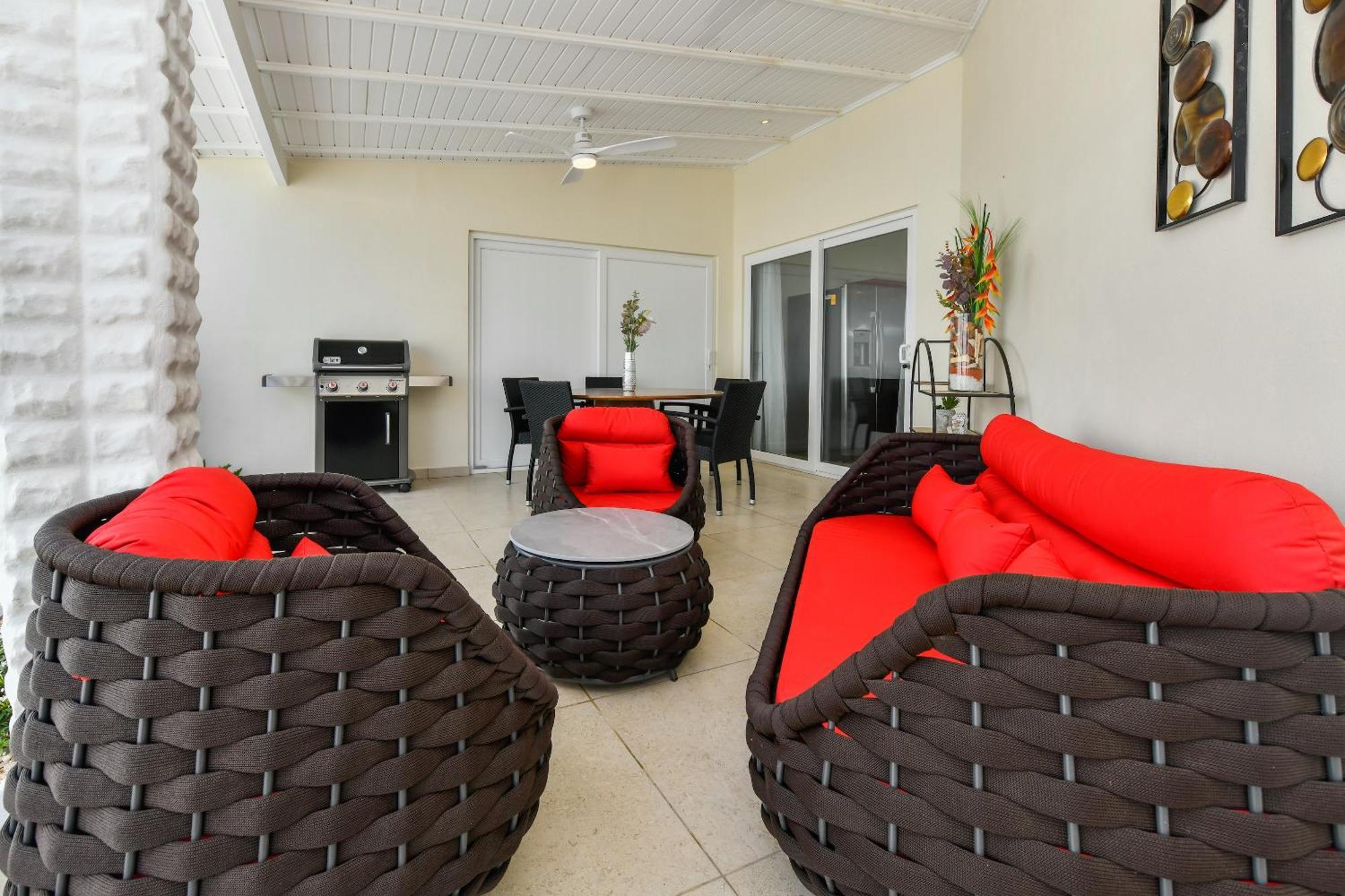 Boutique Hotel Swiss Paradise Aruba Villas And Suites Palm Beach Exteriör bild