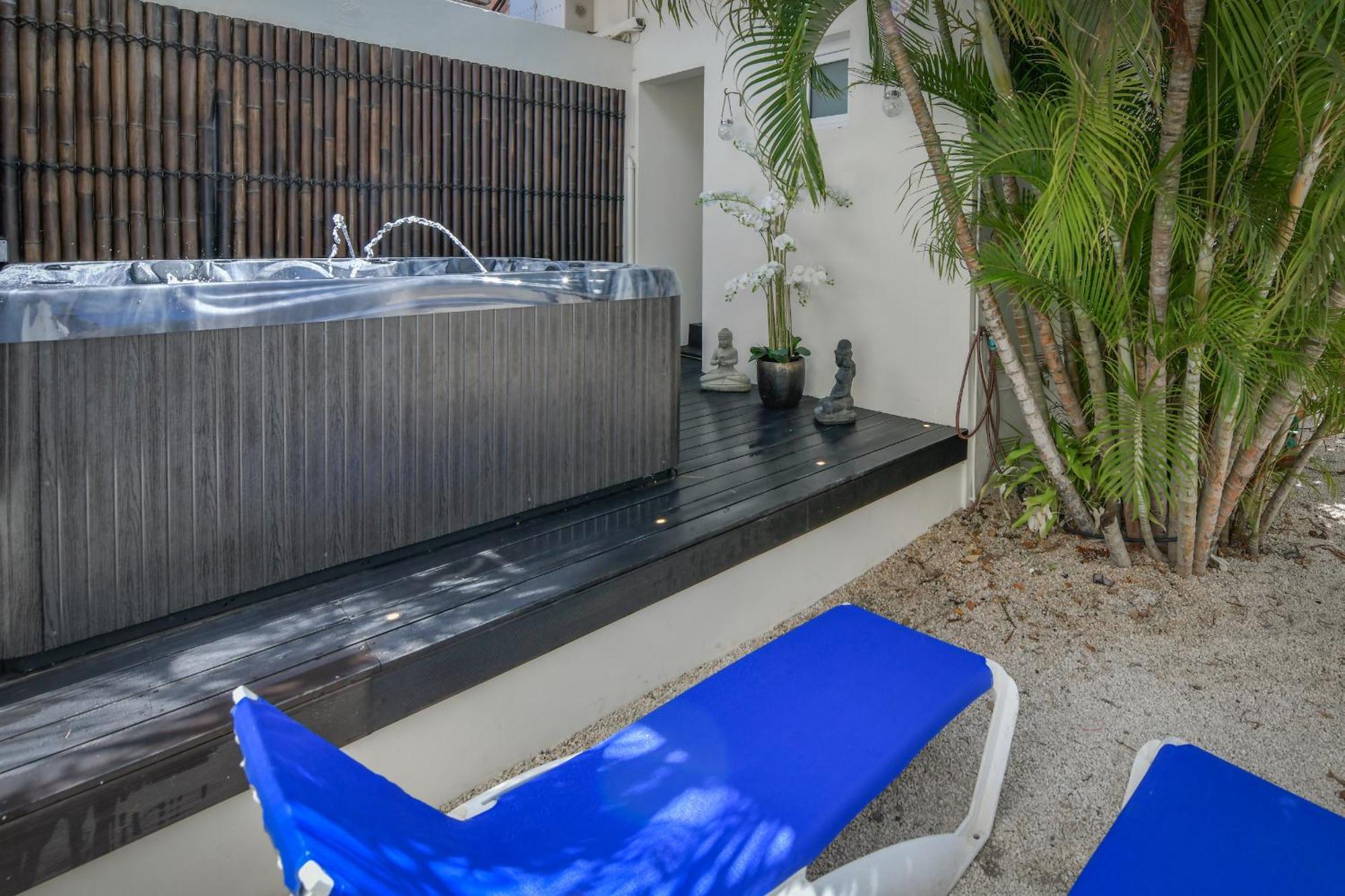 Boutique Hotel Swiss Paradise Aruba Villas And Suites Palm Beach Exteriör bild